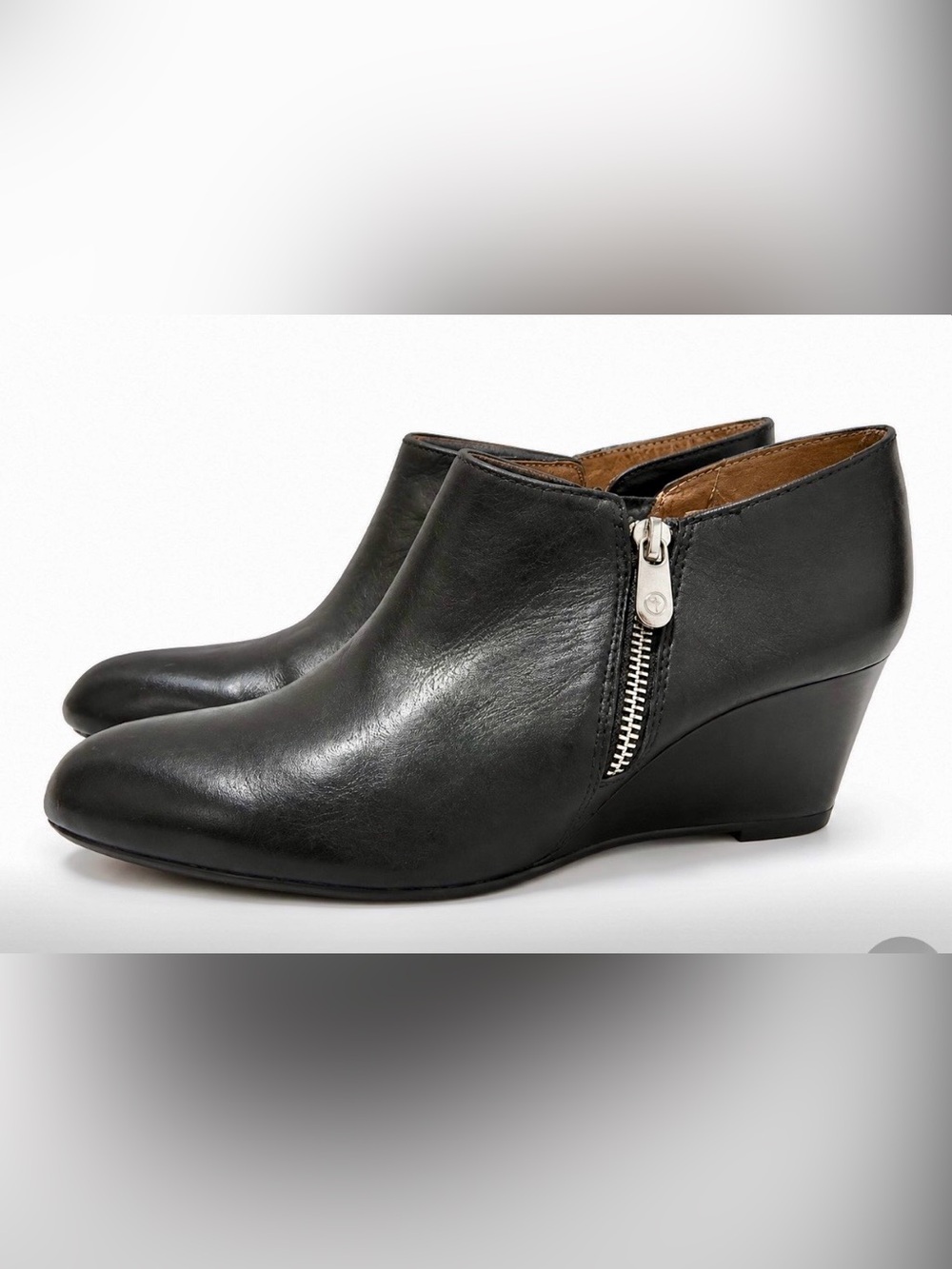 Adrienne Vittadini Black Leather Ankle Booties with Side Zip